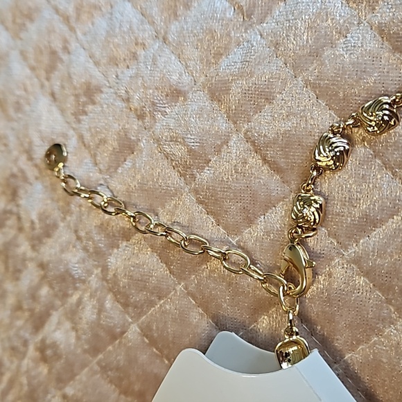 Gloria Vanderbilt Gold Necklace - Picture 4 of 6